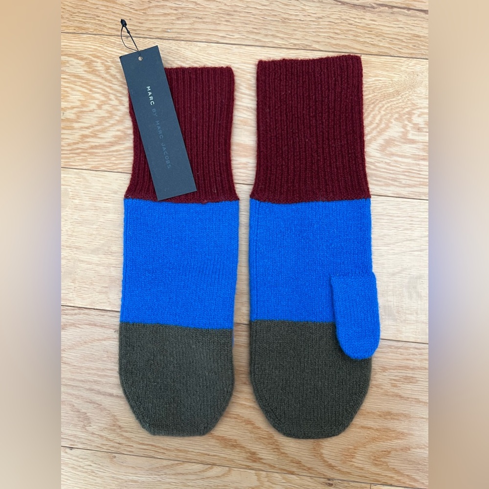 NWT Marc Jacobs Gloves 100% Cashmere